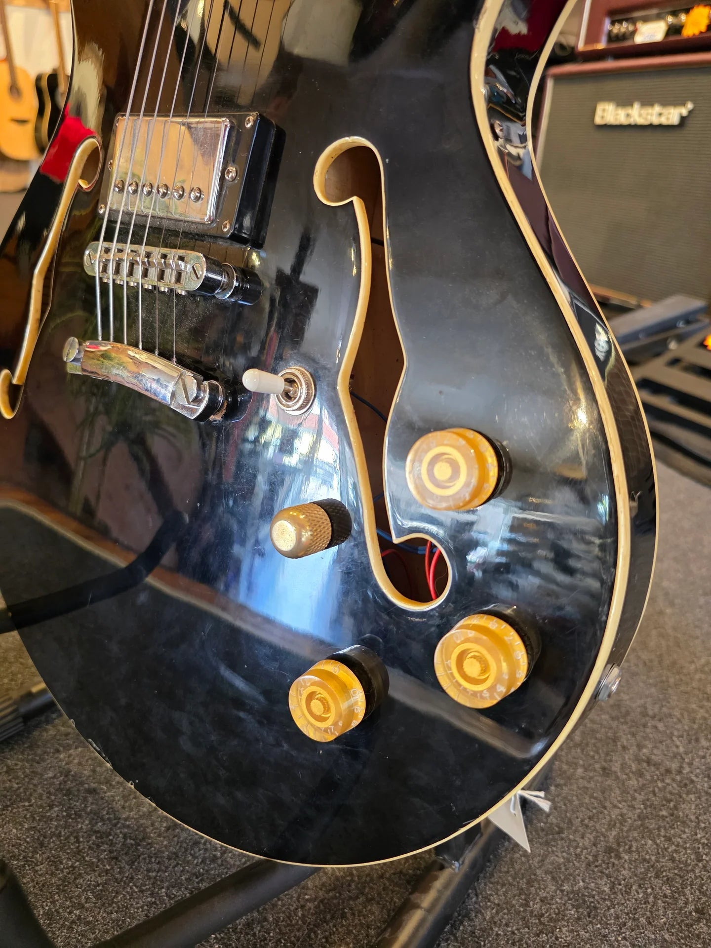 USED: "No Name" jazz electric guitar