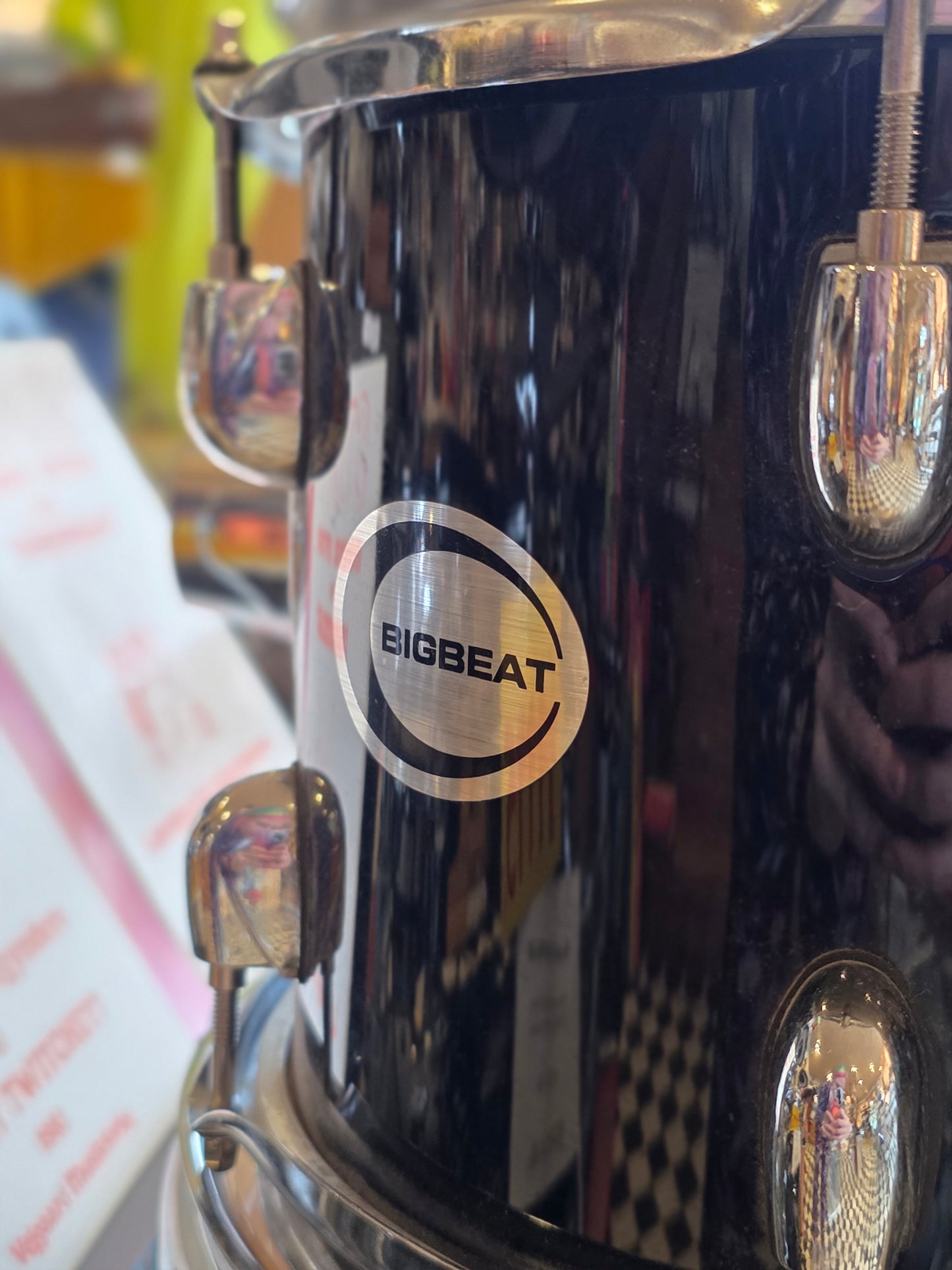 Komplet, brugt Bigbeat trommesæt, inkl hardware og bækkener