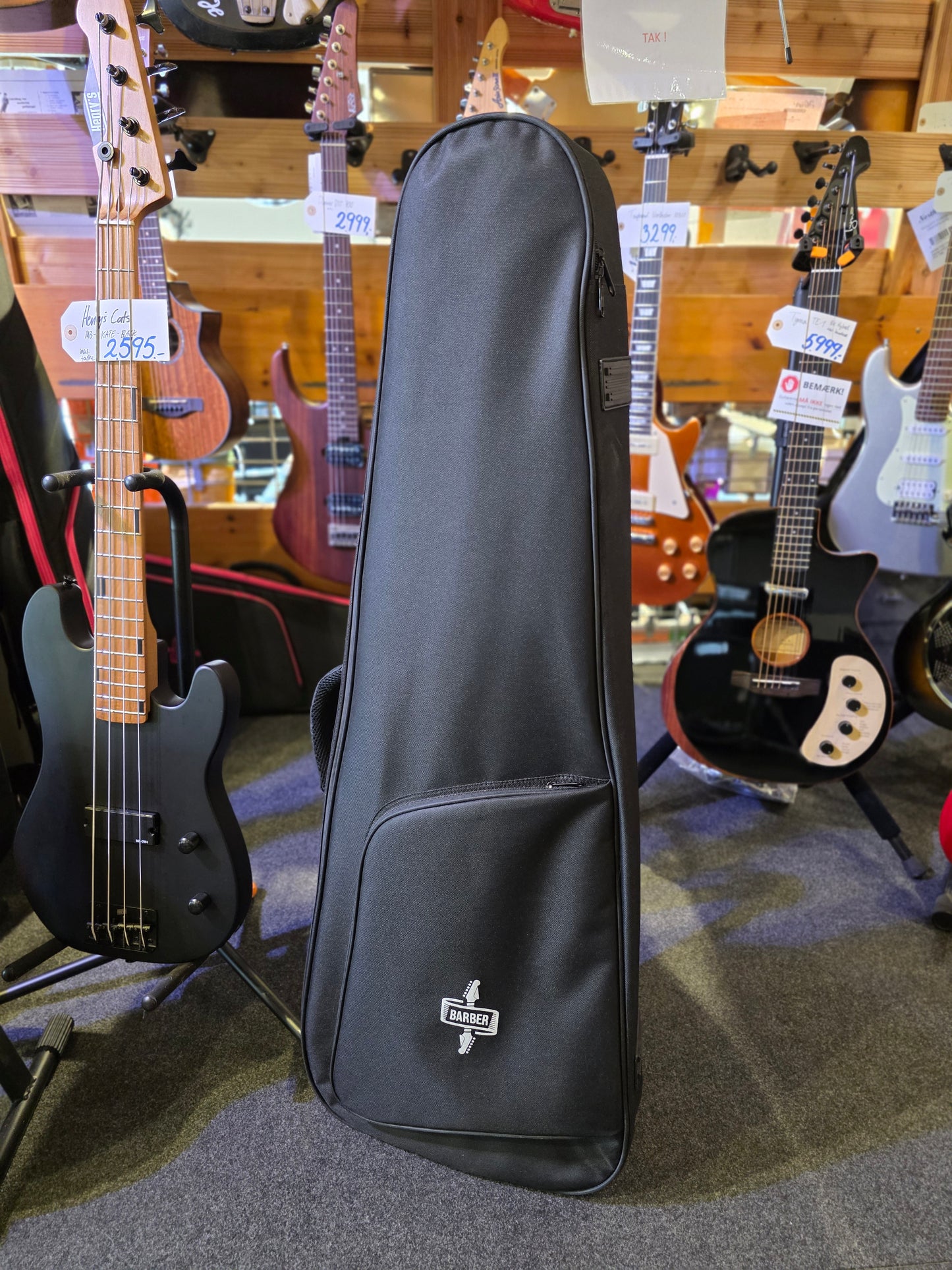 HENRY’S Cats MB-4 Kate - Black elbas inkl. gigbag