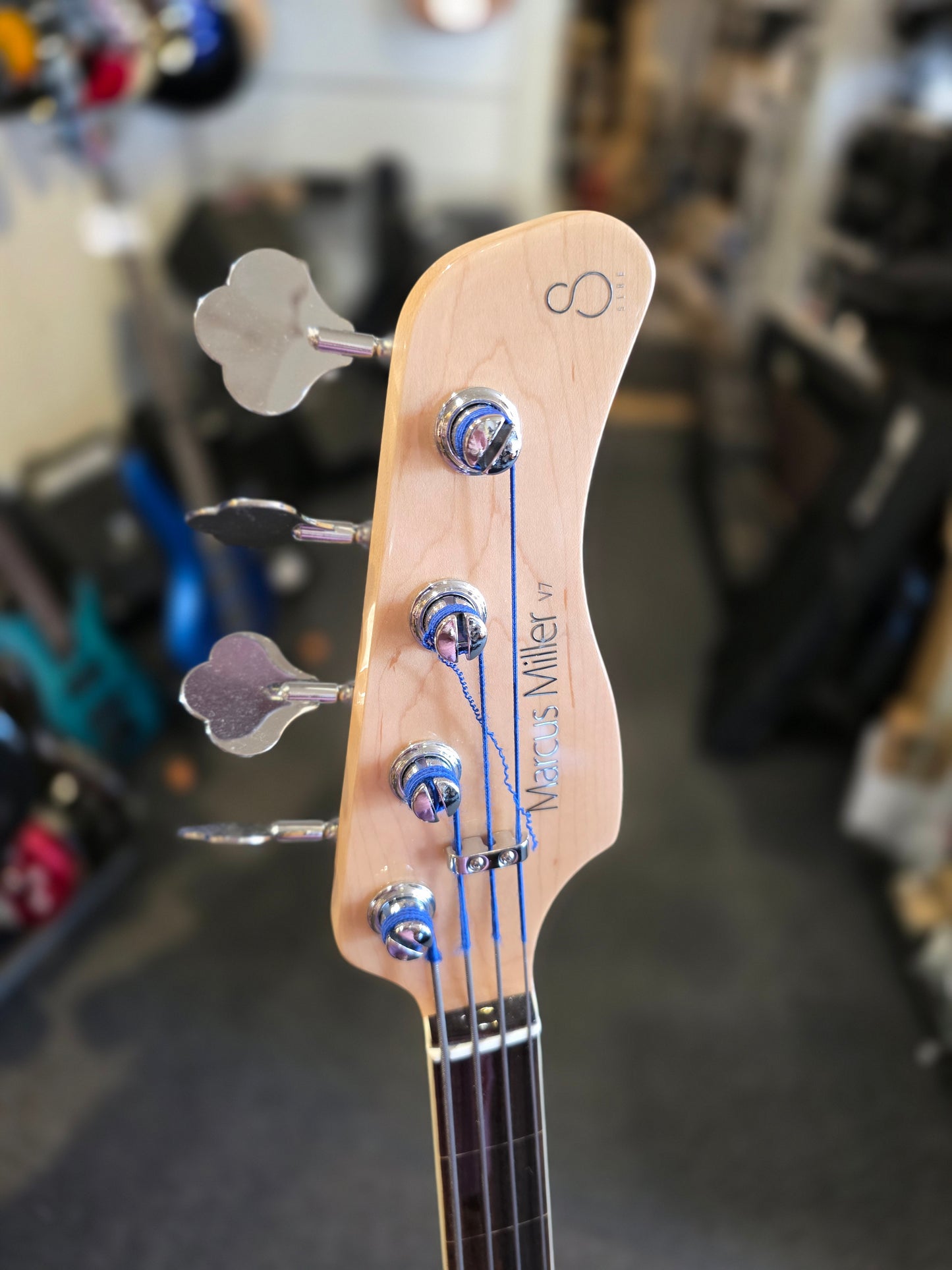 Sire Marcus Miller V7 Fretless, 4-strengs 2nd Gen båndløs elbas