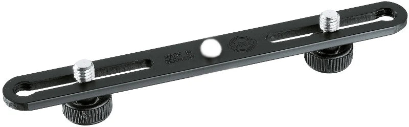 K&M 23550 Skinne til to mikrofoner og fæste til 3/8" mikrofonstativ