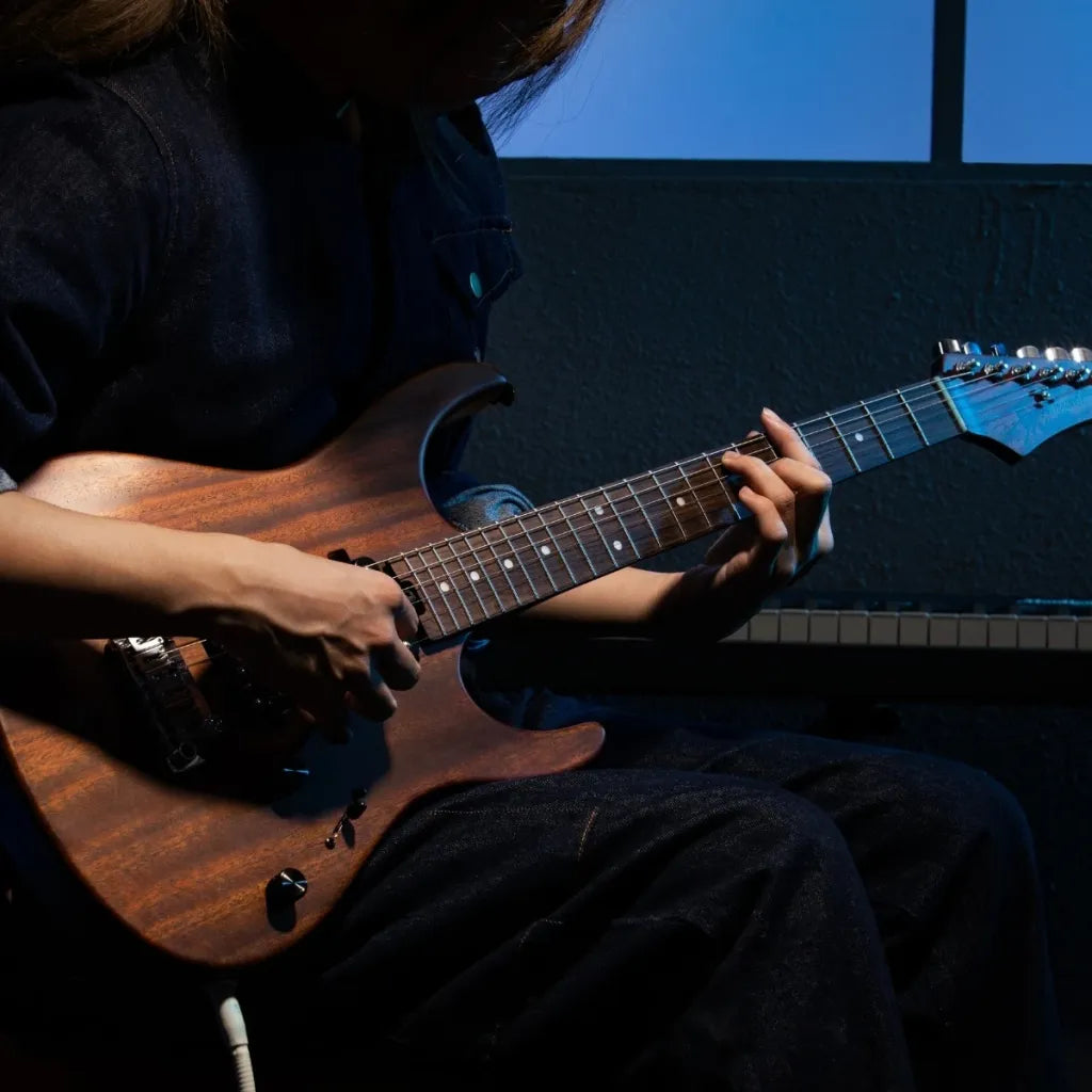 Donner DST-700 electric guitar natural