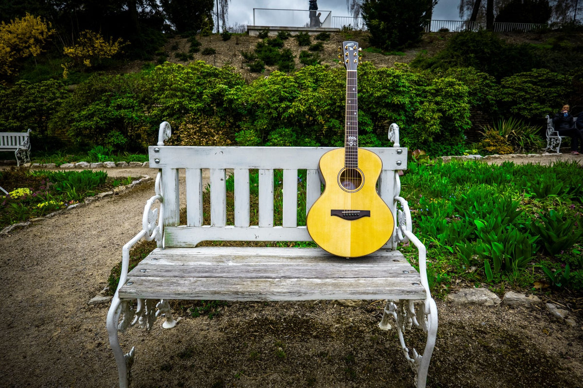 Henry’s Travel EE-66 Street - Natural elektro akustisk mini western guitar inkl. gigbag