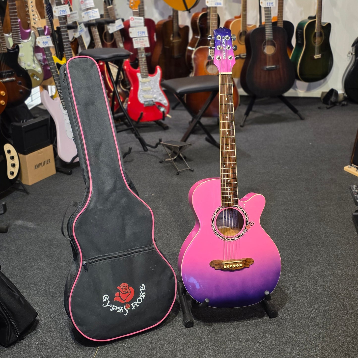 BRUGT: Gypsy Rose GRA1K-PPB 7/8 akustisk western guitar inkl. taske og rem