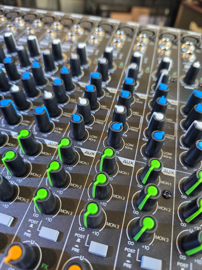 BRUGT: Mackie ProFX30v3 30-kanals analog mixer med USB inkl. taske med hjul