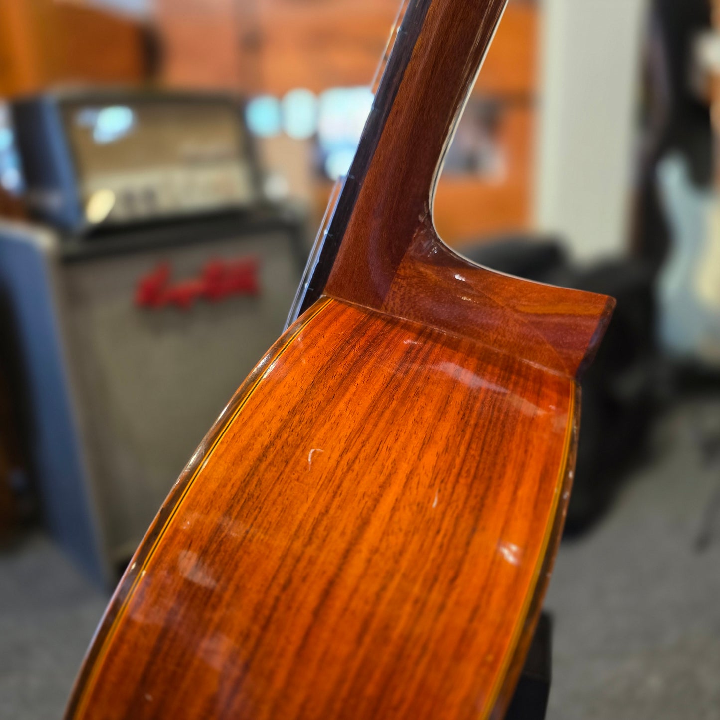 BRUGT: Ryoji Matsuoka Luthier model 25, Japan