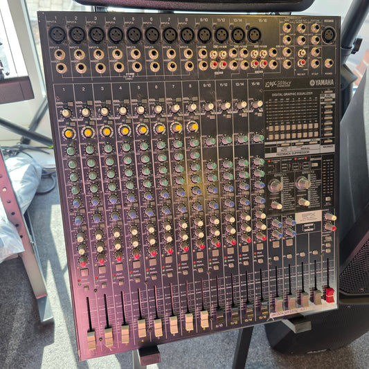 BRUGT: Yamaha EMX 5016CF powered mixer