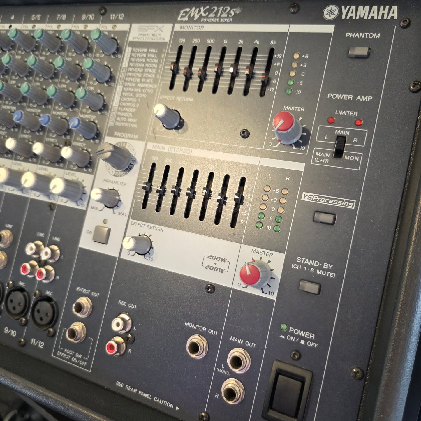 BRUGT: Yamaha EMX212S box type Power Mixer