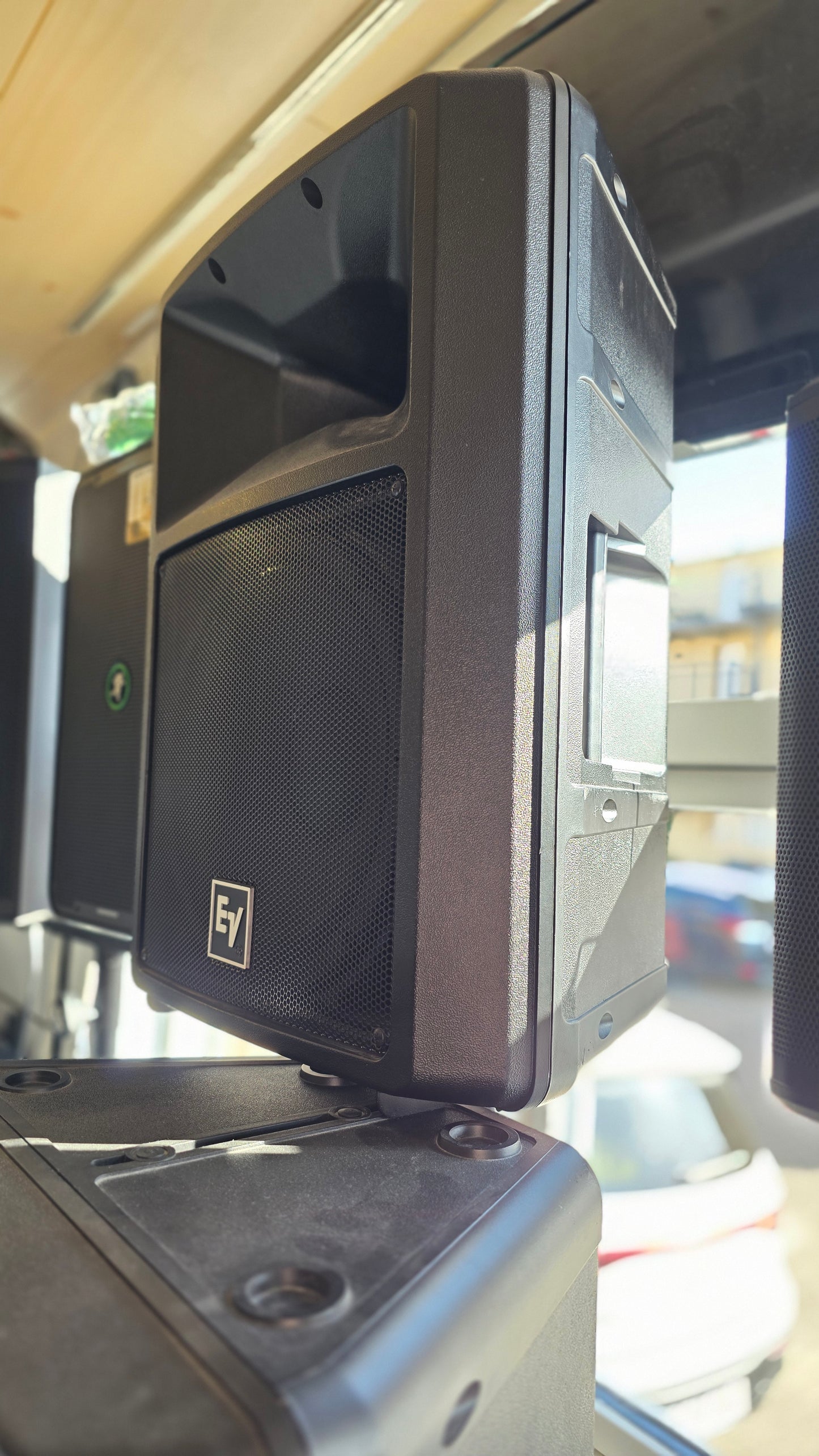 BRUGT: Electro Voice SX300 PA Speaker sæt, inkl. stativer