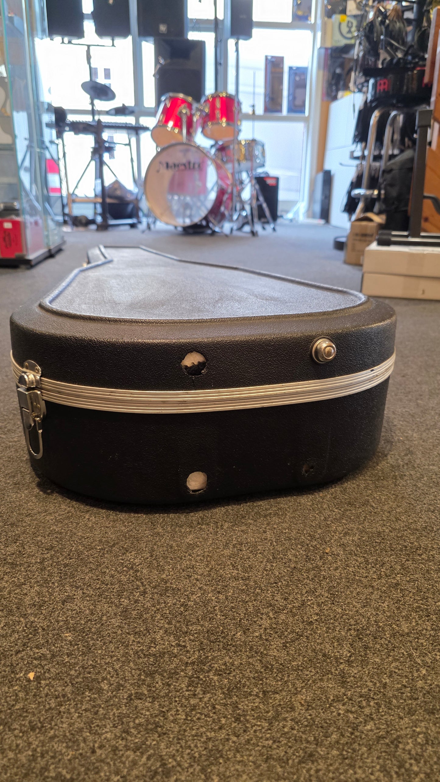 BRUGT: Stagg Hardcase til klassisk guitar