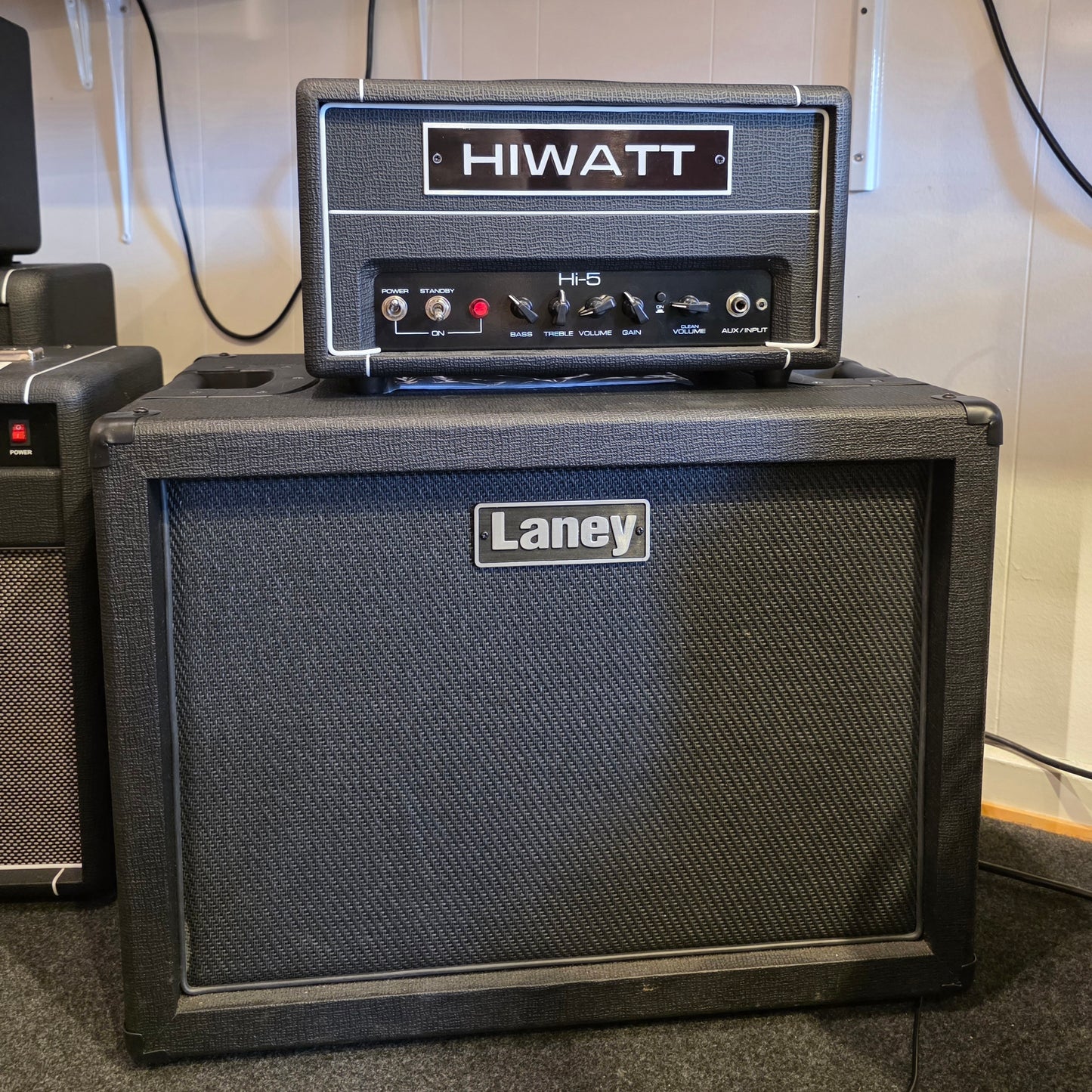 VILDT PAKKE TILBUD - Laney Ironheart IRT 112 80W 1×12 Guitar Speaker Cabinet + Hiwatt Tube Series Hi-5 Top - 5 Watt Rørtop