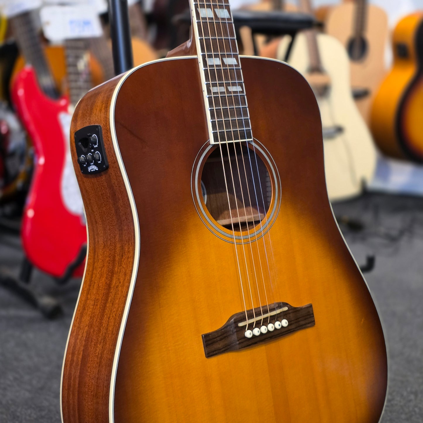 Santana SAN ST-SG50 western guitar med pickup - Sunburst inkl. gigbag