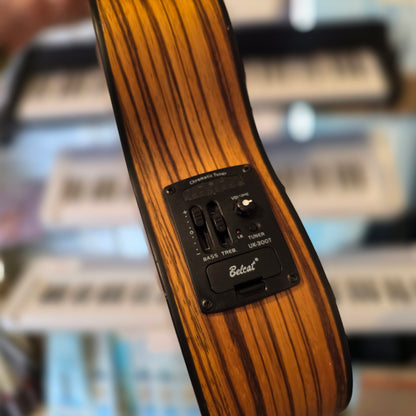 BRUGT: Flight DUS320 sopran ukulele  FU-T3 Pickup med tuner