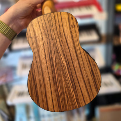 BRUGT: Flight DUS320 sopran ukulele  FU-T3 Pickup med tuner