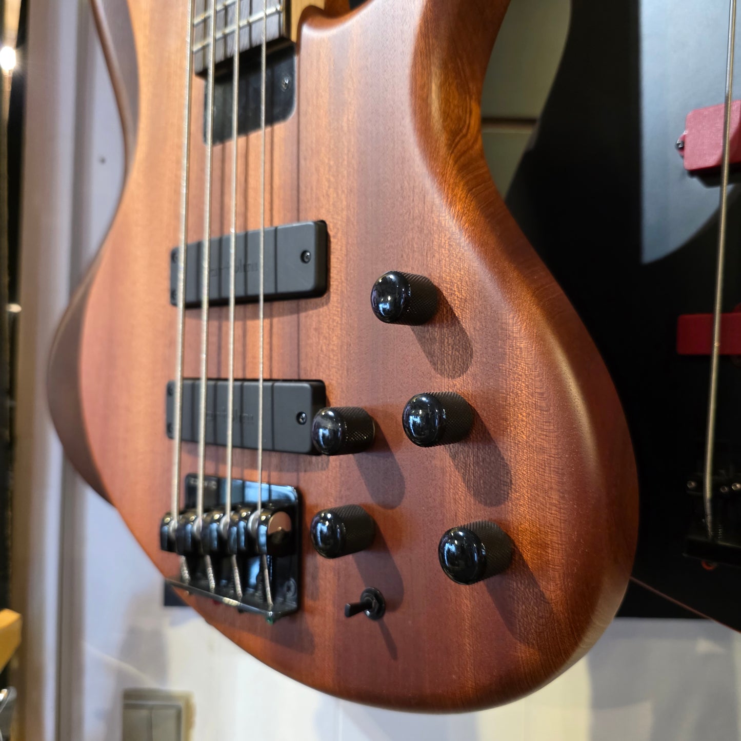 Tobias Killer B IV (4- String Bass) Natural Satin elbas