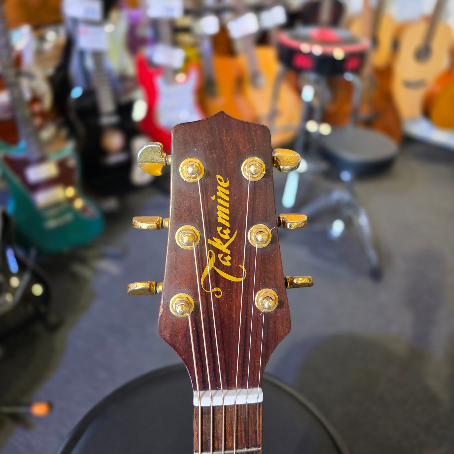 BRUGT: Takamine EG-10C G series akustisk guitar med preamp