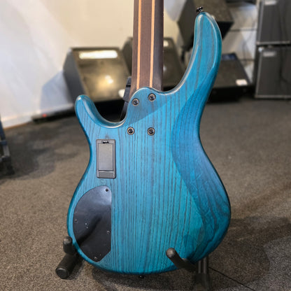 BRUGT: Cort B5 Plus AS RM, solid body open pore, trans blue elbas, inklusiv Gator hardcase