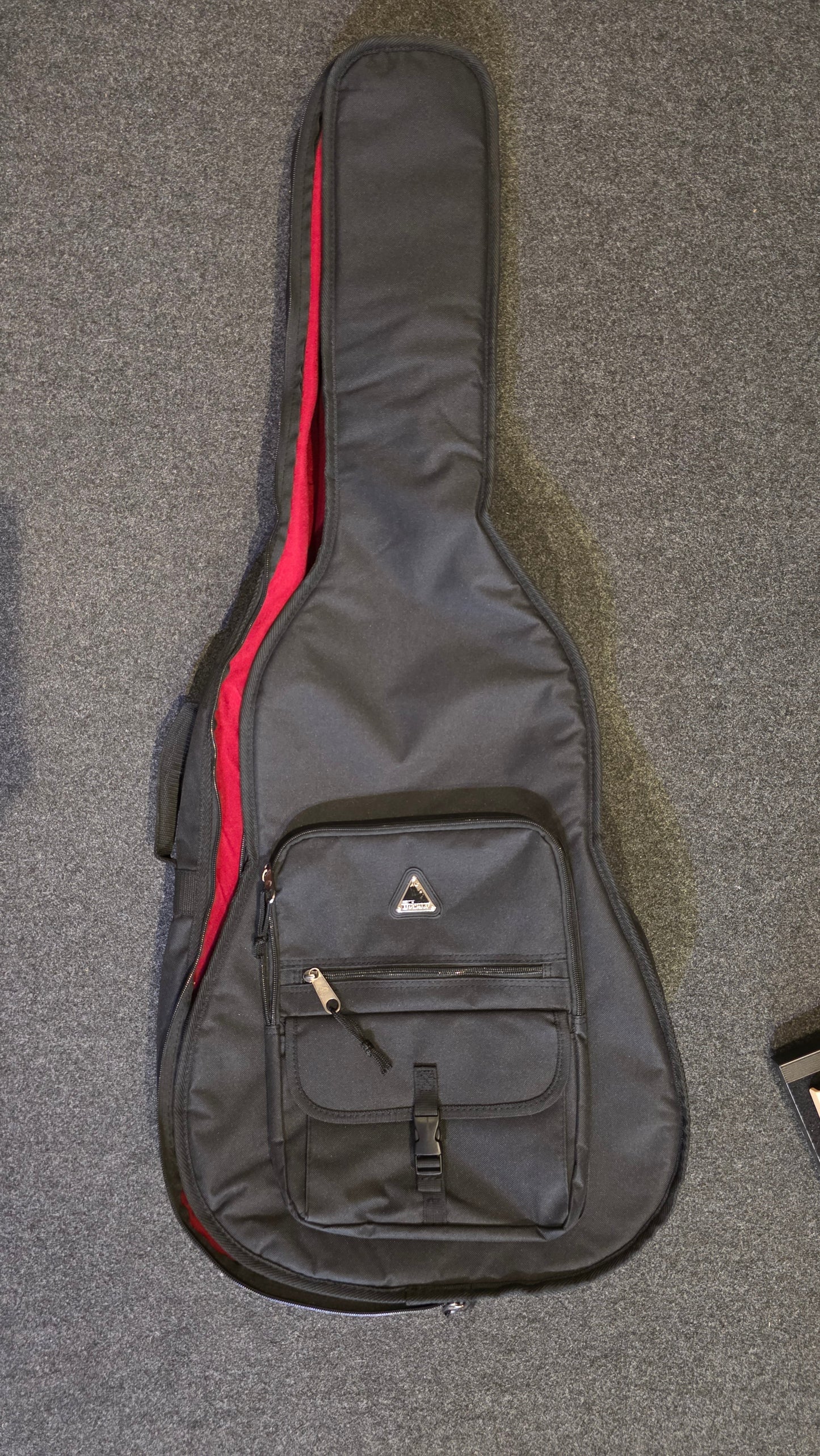 BRUGT: Takamine EG-10C G series akustisk guitar med preamp, inkl. taske