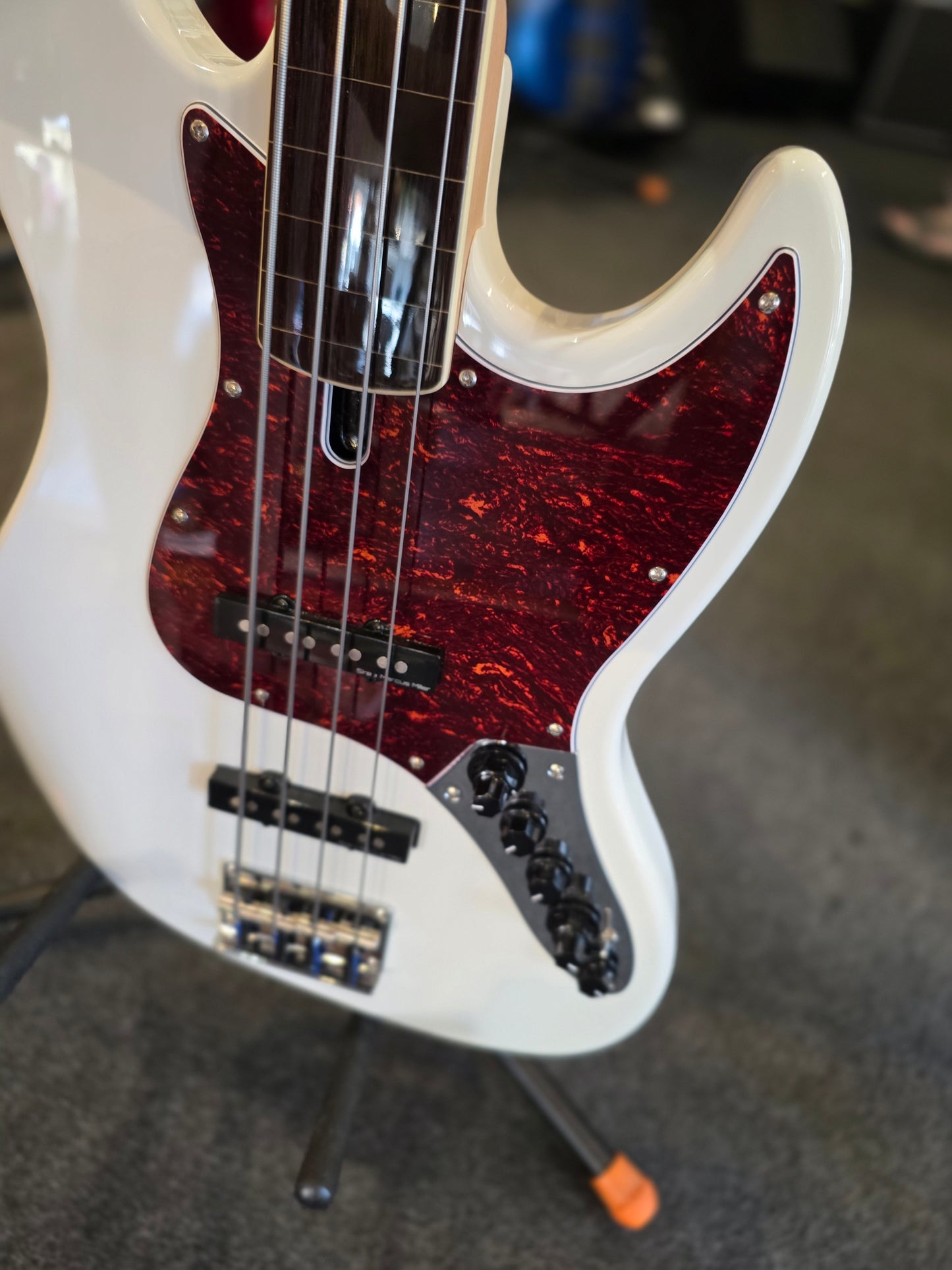 Sire Marcus Miller V7 Fretless, 4-strengs 2nd Gen båndløs elbas