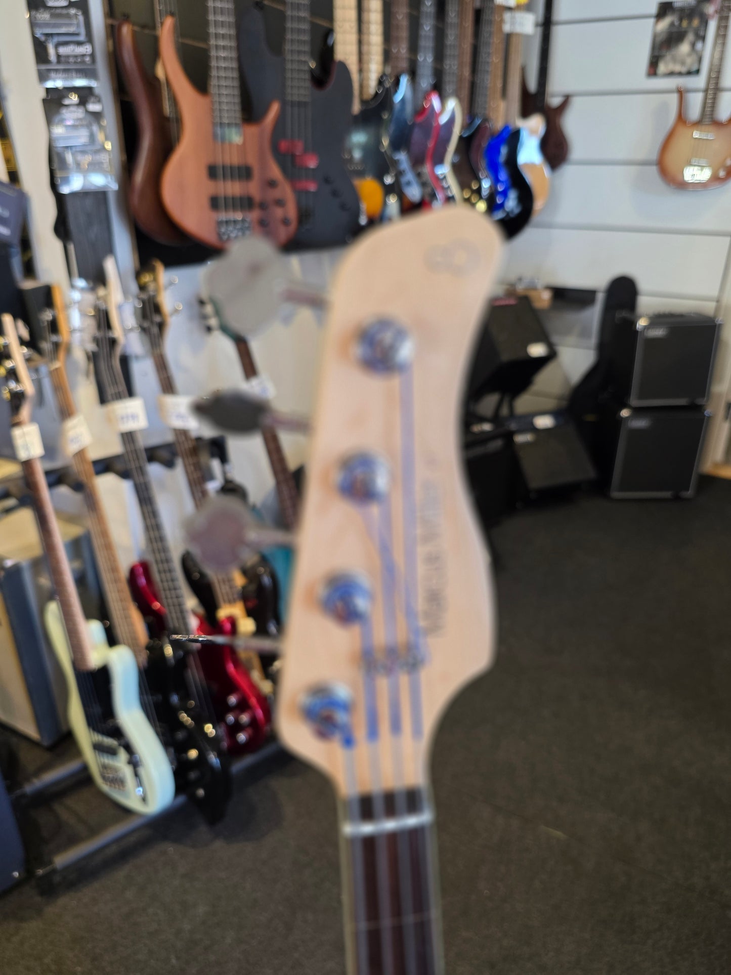 Sire Marcus Miller V7 Fretless, 4-strengs 2nd Gen båndløs elbas