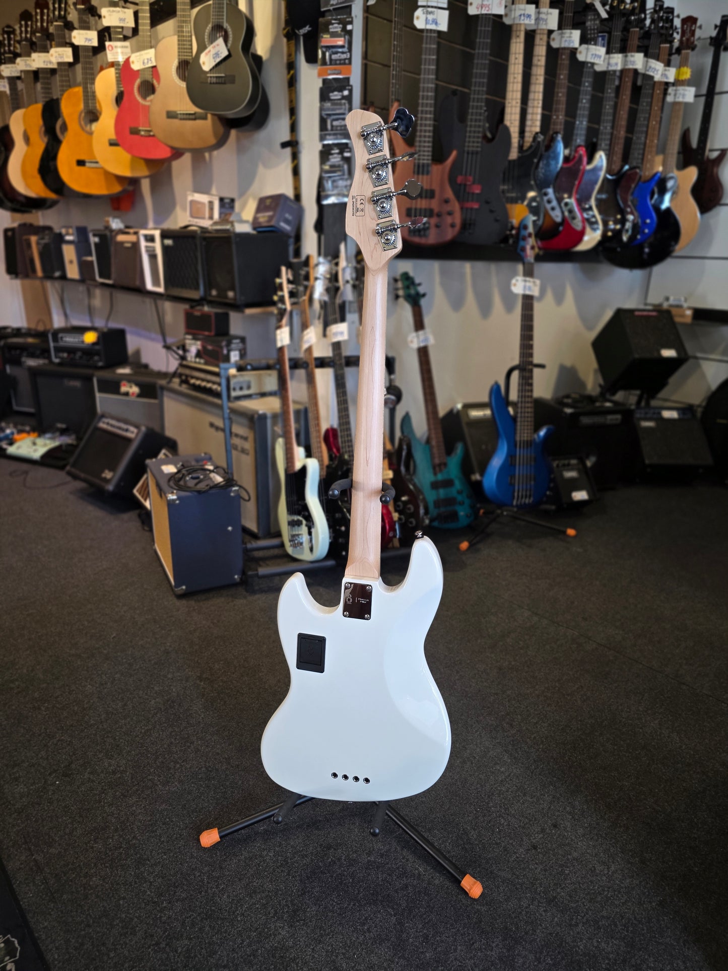 Sire Marcus Miller V7 Fretless, 4-strengs 2nd Gen båndløs elbas