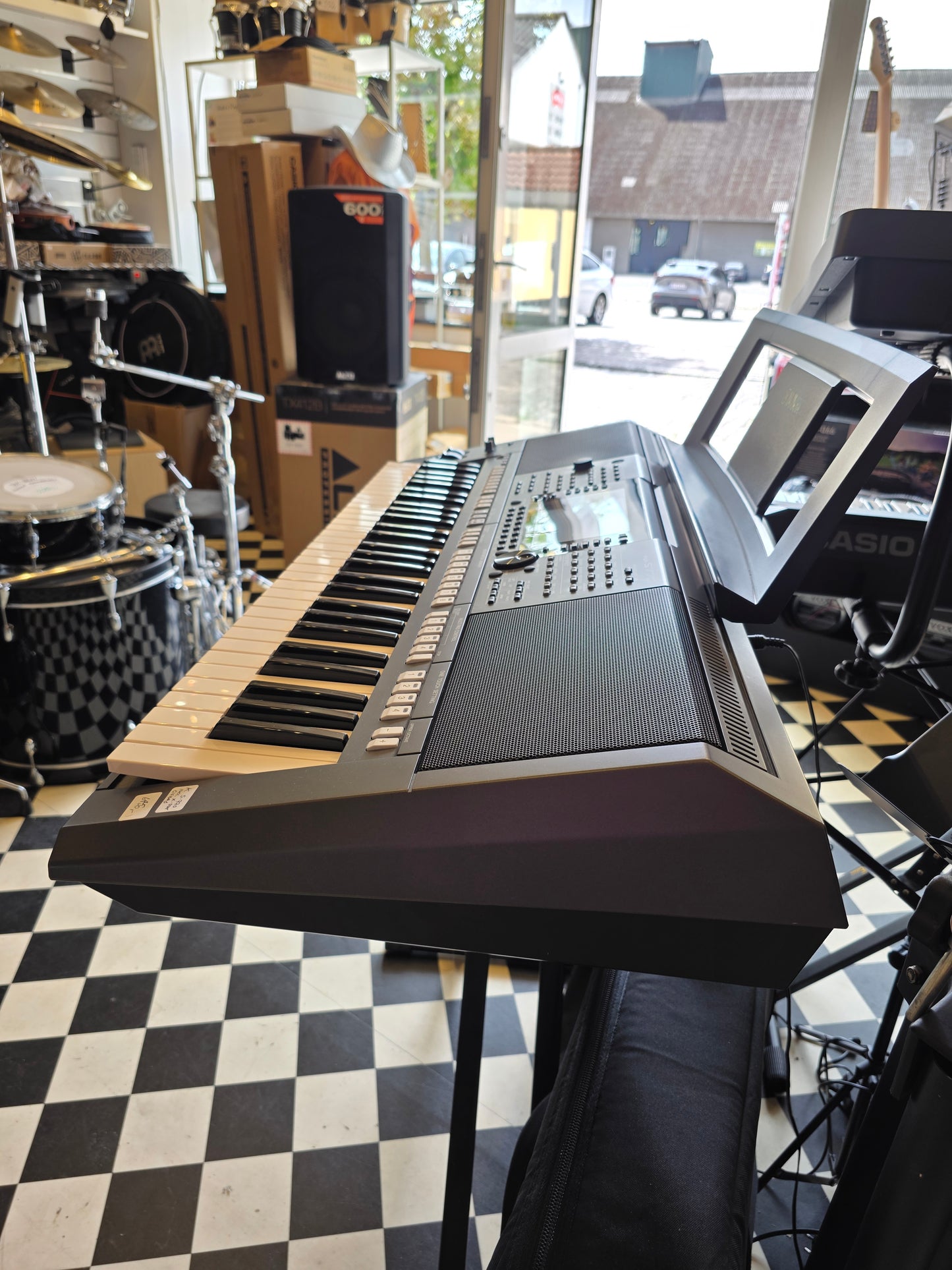 BRUGT: Yamaha PSR-s770 arranger workstation keyboard, inkl. taske og x-stativ