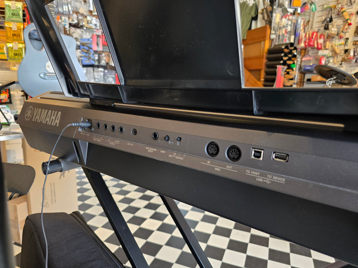 BRUGT: Yamaha PSR-s770 arranger workstation keyboard, inkl. taske og x-stativ