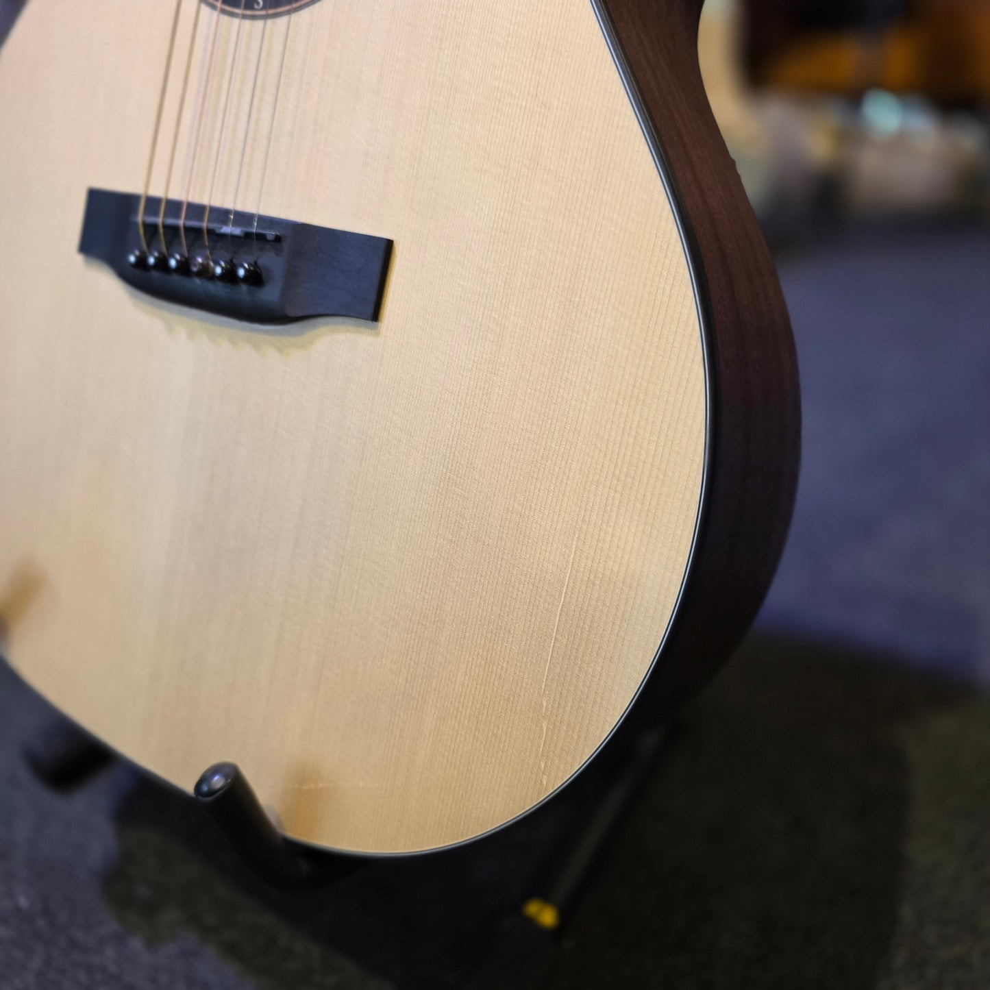 BRUGT: Santana G14NS player series med indbygget preamp akustisk guitar