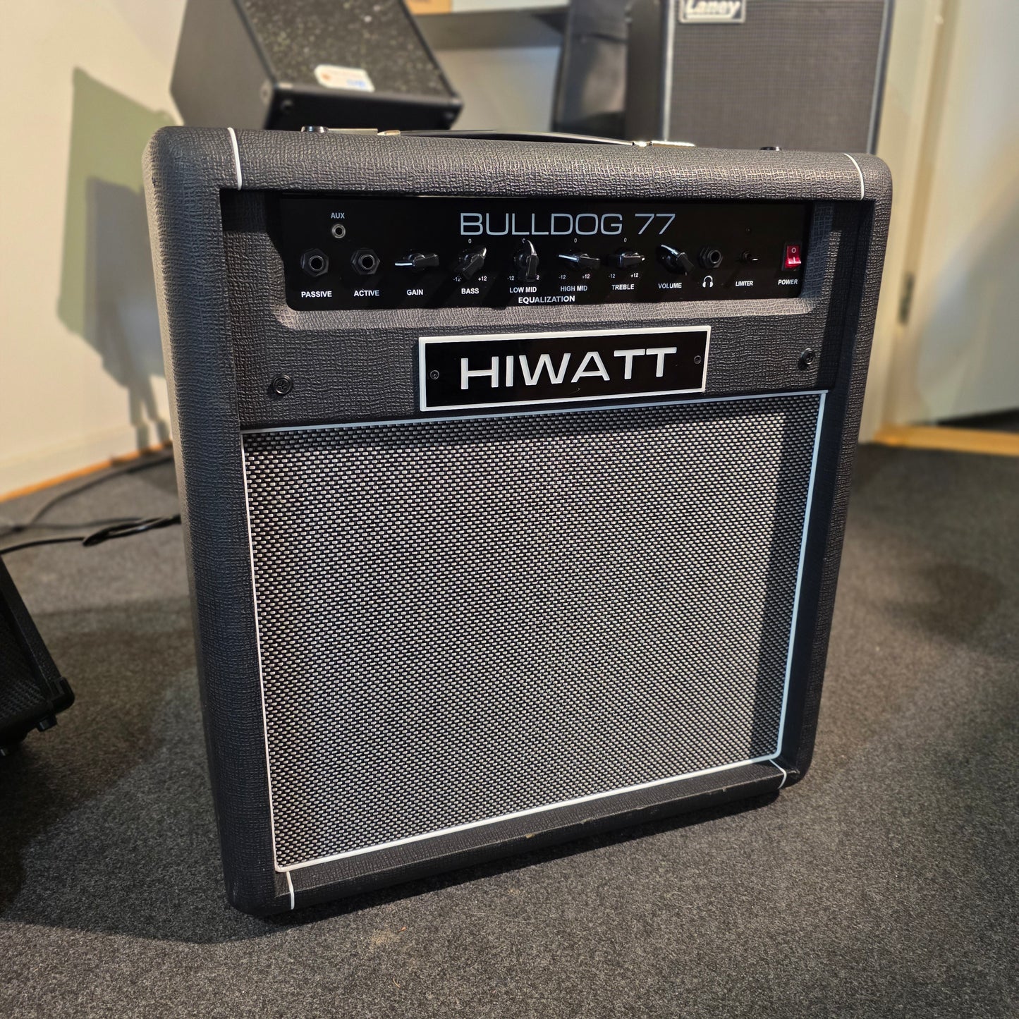 BULLDOG-77C Bulldog 77C bas Combo forstærker - 100w 1x12"