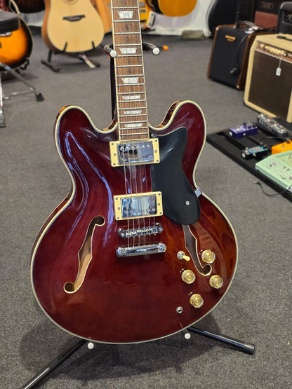 BRUGT: Beaton Graceful WR semi hollow elguitar