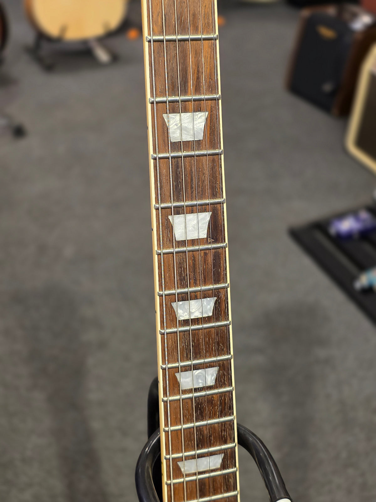BRUGT: Beaton Graceful WR semi hollow elguitar
