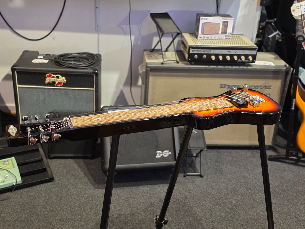 BRUGT: SX lap steel elguitar LG22TS Ash Series med taske og tripod stand