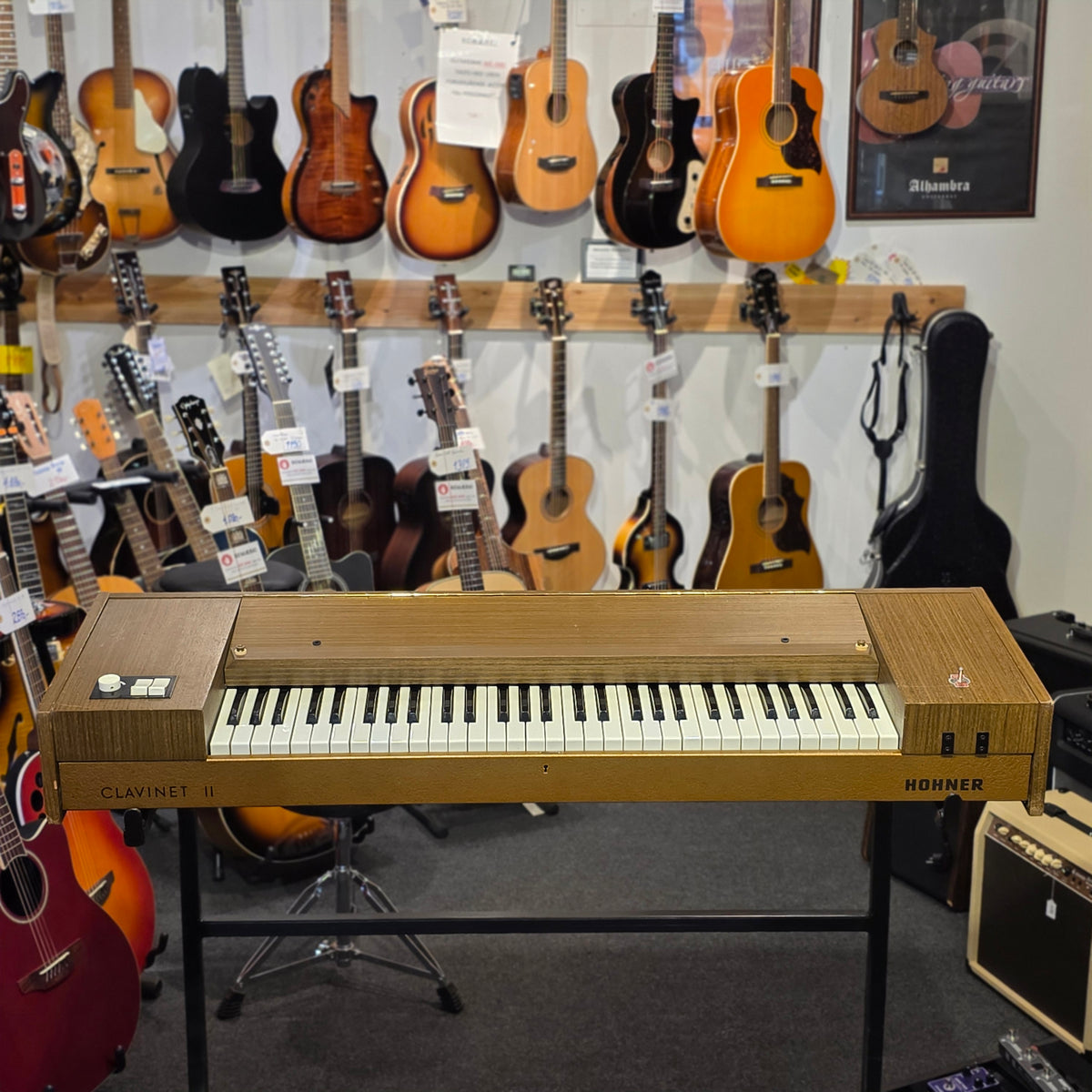 BRUGT: Hohner Clavinet II inkl. specialbygget smedejernsstativ