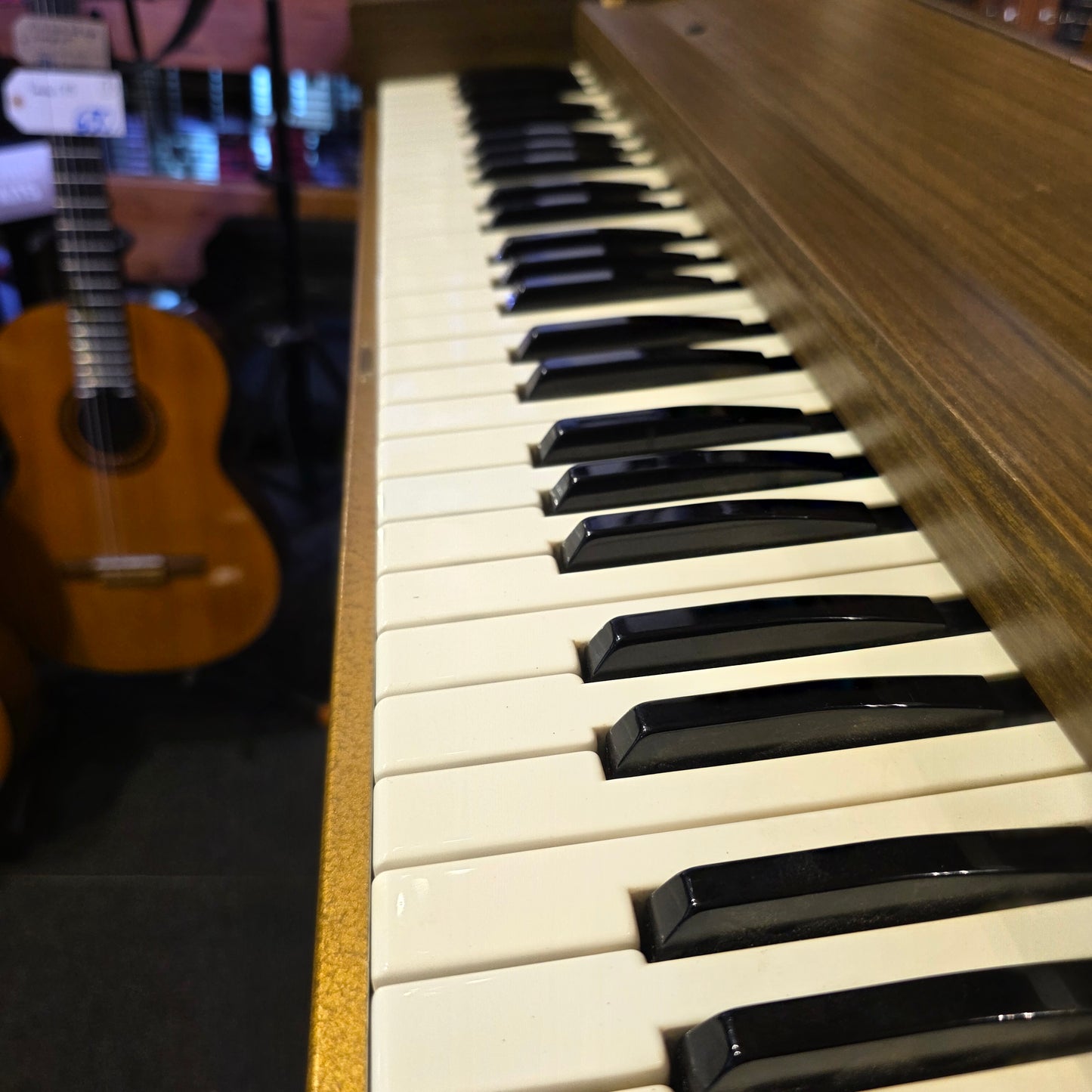 BRUGT: Hohner Clavinet II inkl. specialbygget smedejernsstativ