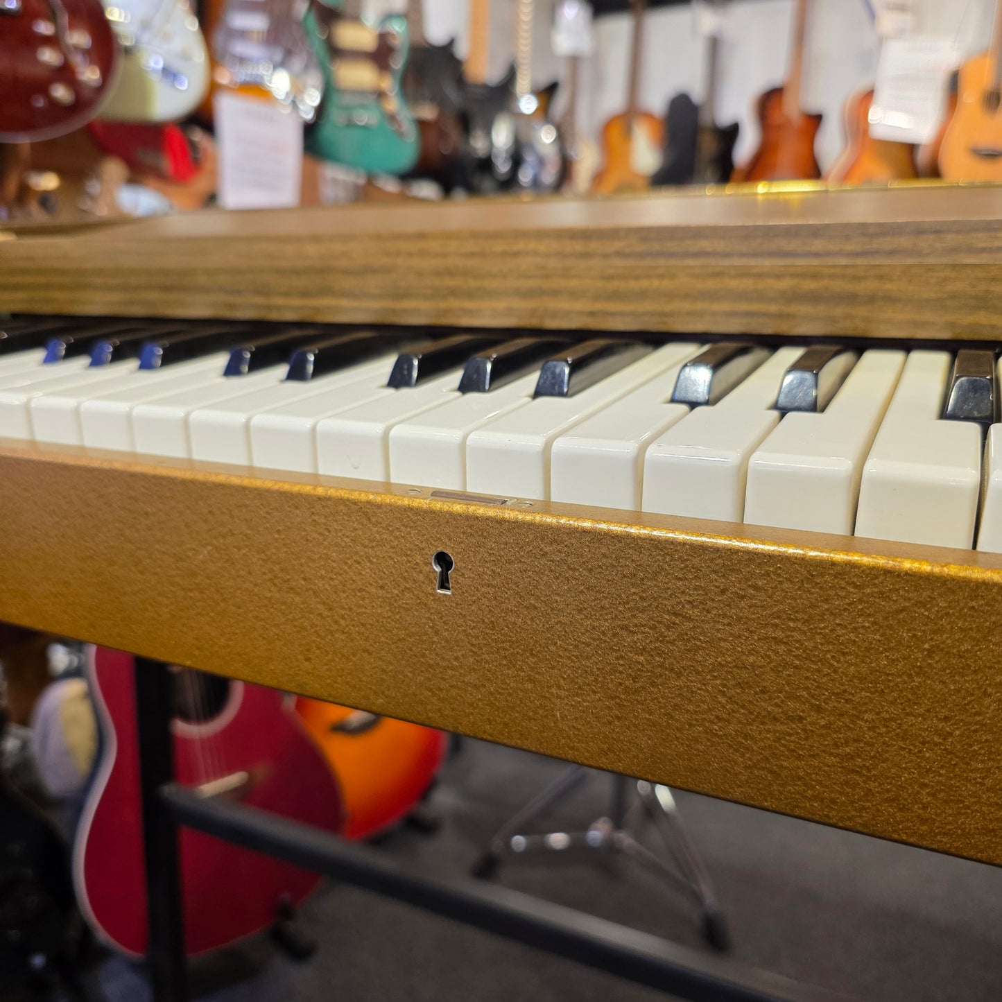 BRUGT: Hohner Clavinet II inkl. specialbygget smedejernsstativ