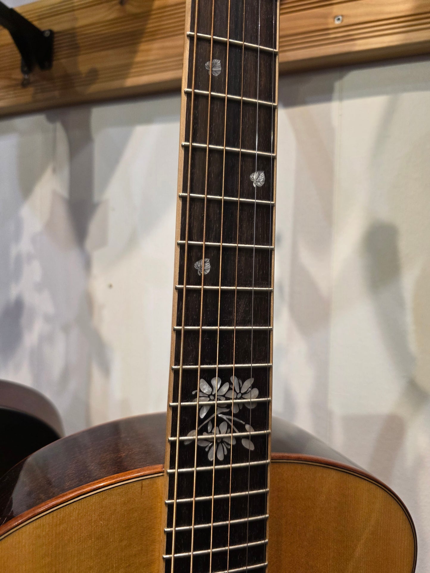 Henry’s Travel EE-66 Street - Natural elektro akustisk mini western guitar inkl. gigbag