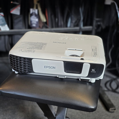 Brugt: Epson EB-S41 Portable projektor