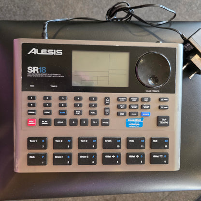 BRUGT: Alesis SR18 Drum Machine