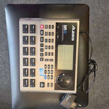 BRUGT: Alesis SR18 Drum Machine