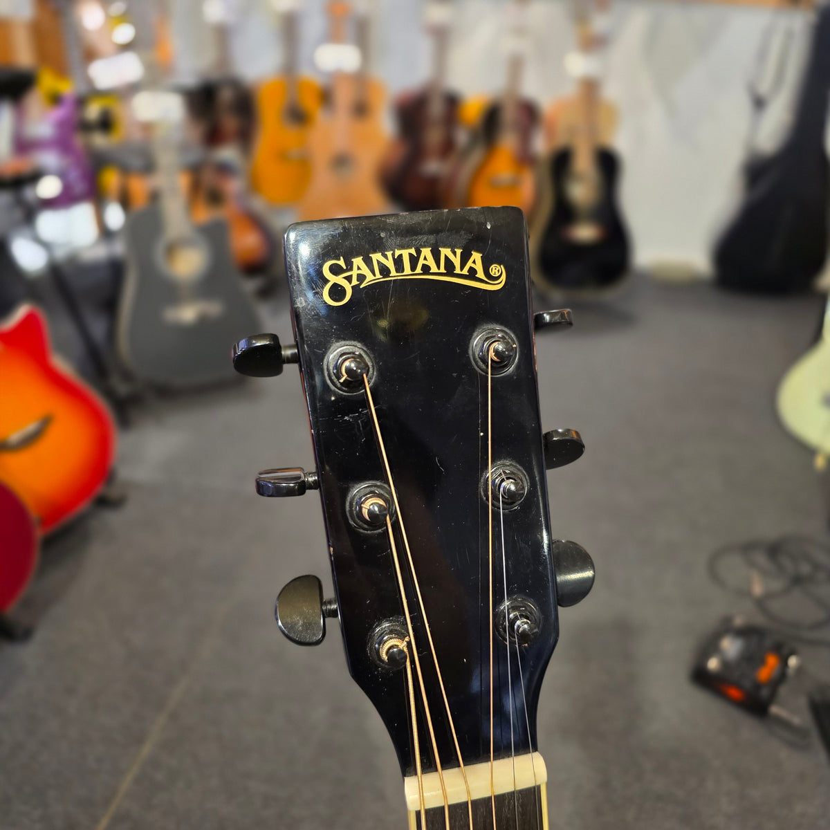 BRUGT: Santana LA-100 EQCW V2 BK western guitar
