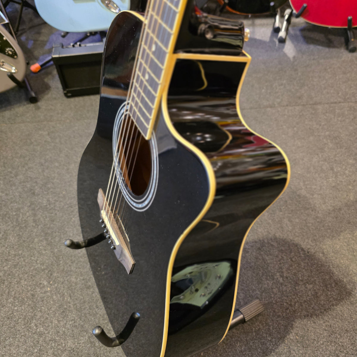 BRUGT: Santana LA-100 EQCW V2 BK western guitar
