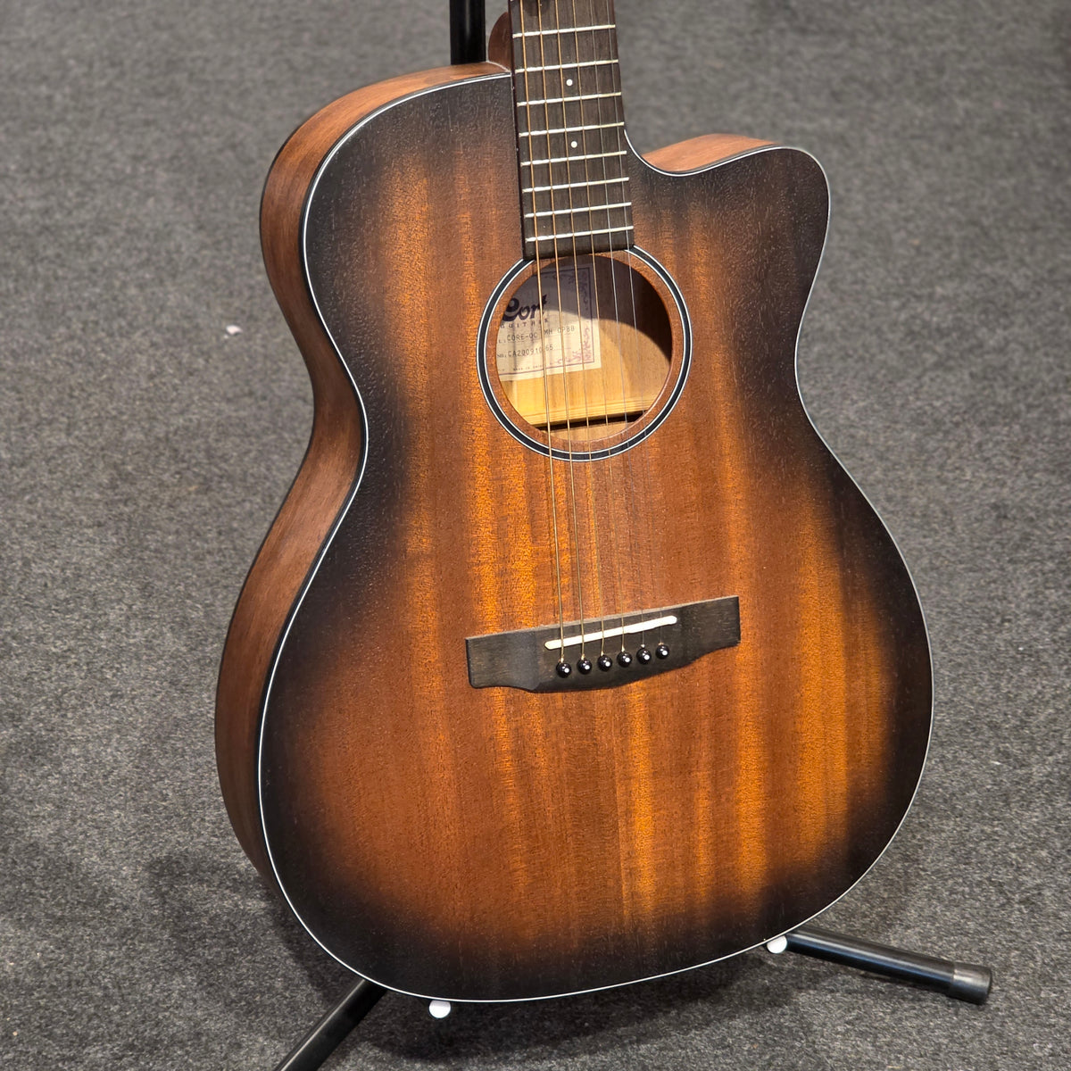 BRUGT: Cort Core-OC AMH OPBB med EQ, Open Pore Black Burst