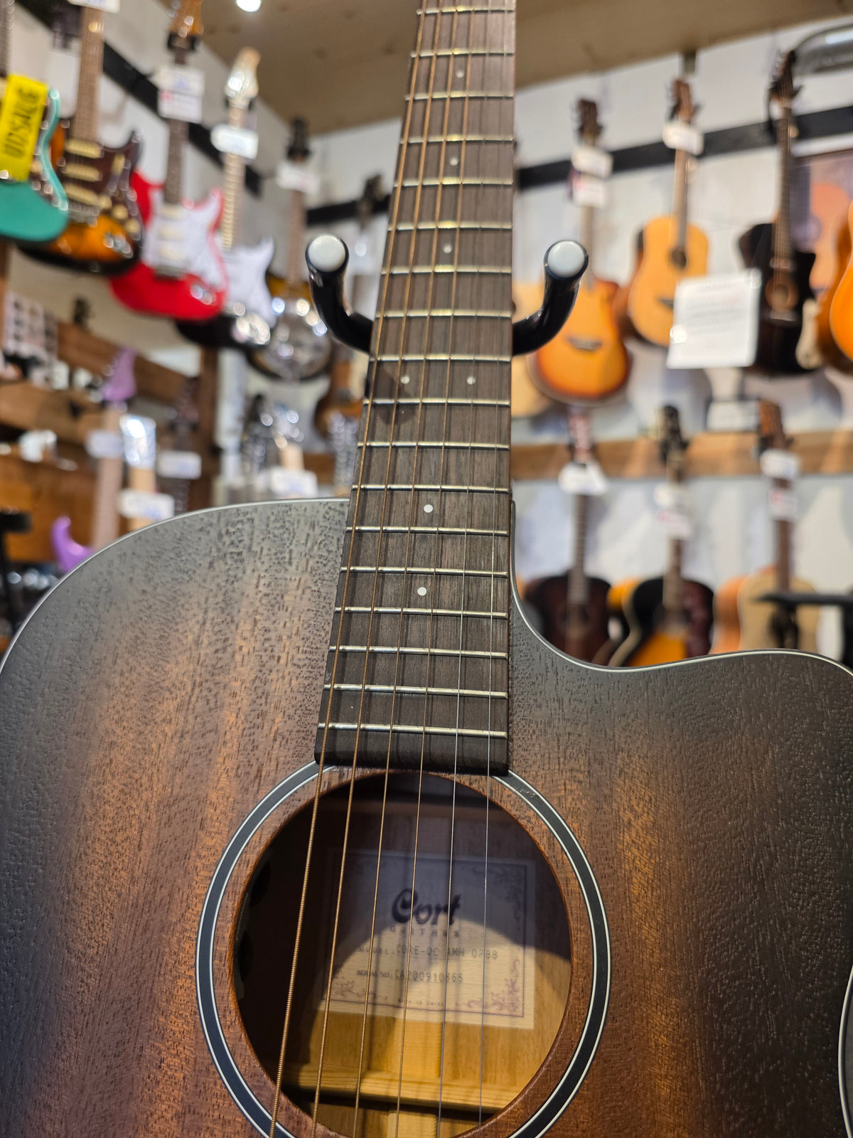 BRUGT: Cort Core-OC AMH OPBB med EQ, Open Pore Black Burst