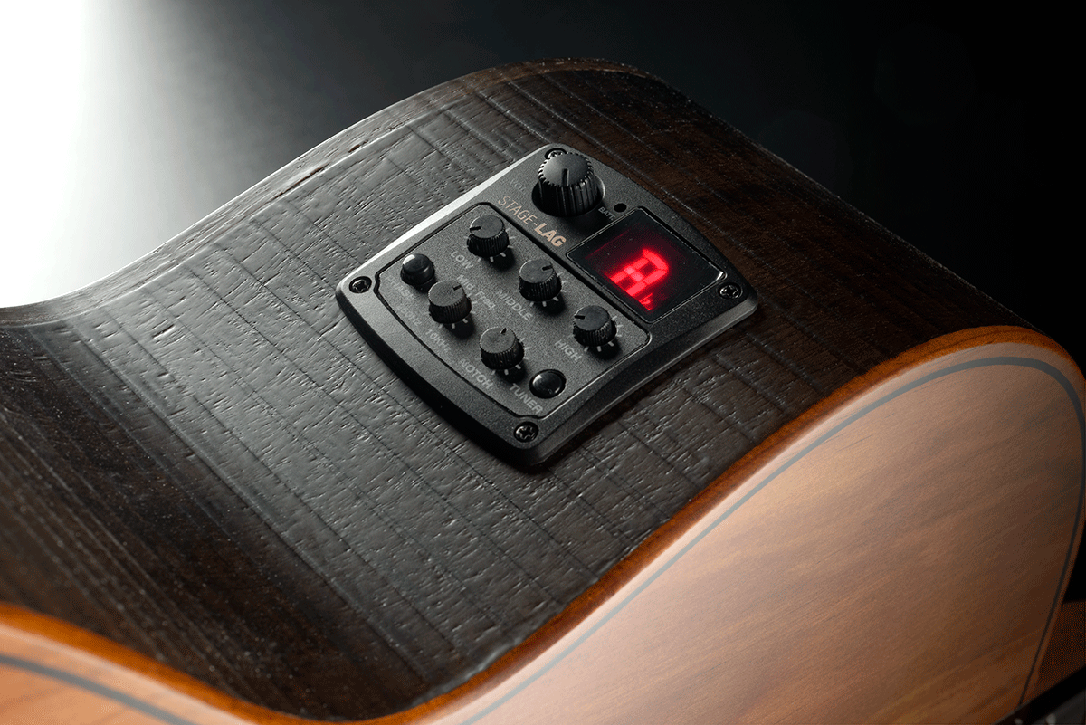 LAG SAUVAGE-DCE Dreadnought Cutaway electro-acoustic guitar incl. gig bag