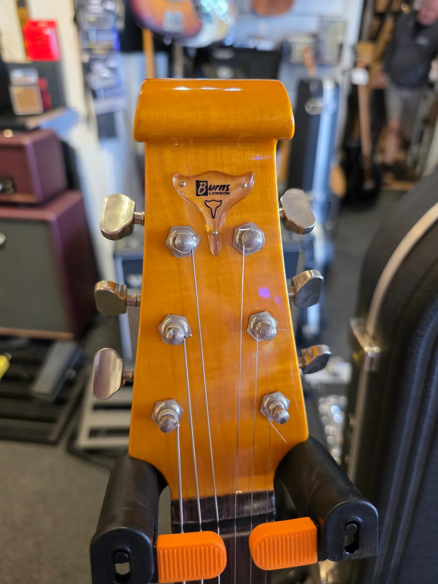 USED: Burns Hank Marvin Legend Deluxe Custom Shop electric guitar incl. certificate and original hard case