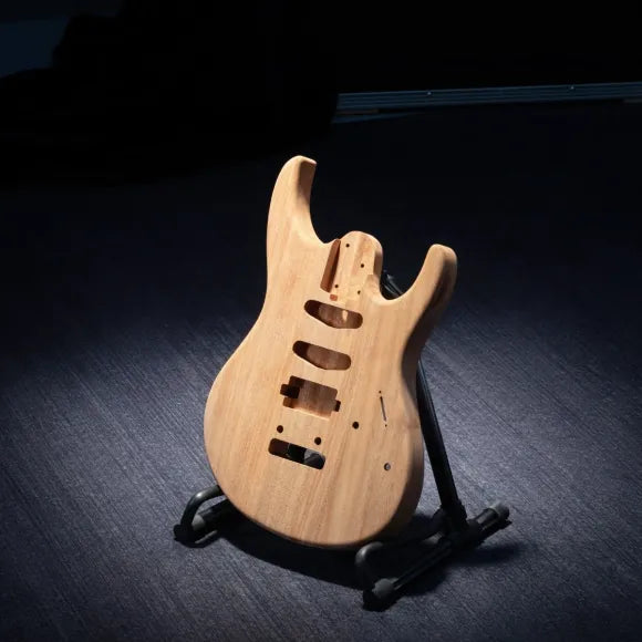 Donner DST-700 el-guitar inkl. taske (vælg farve)