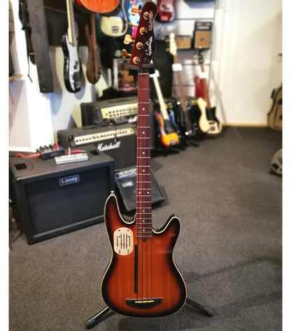 USED: Godin LR-baggs, vintage bass from 1993 including gig bag