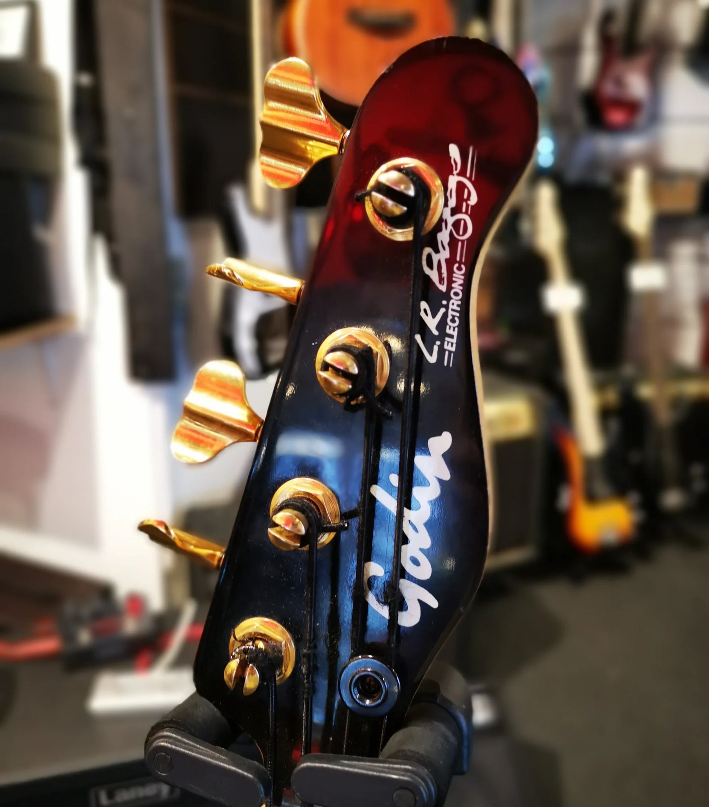 USED: Godin LR-baggs, vintage bass from 1993 including gig bag