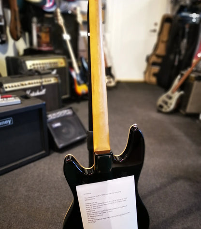 USED: Godin LR-baggs, vintage bass from 1993 including gig bag