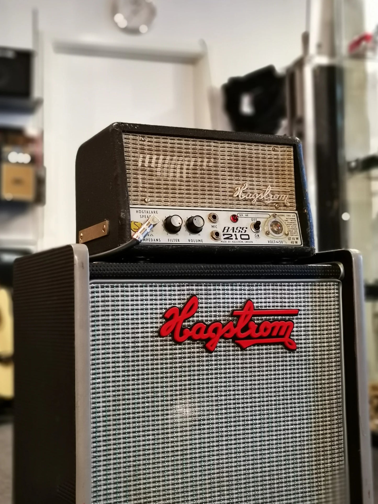 USED: Hagstrom Bass 210 top + cab MH 112 cabinet